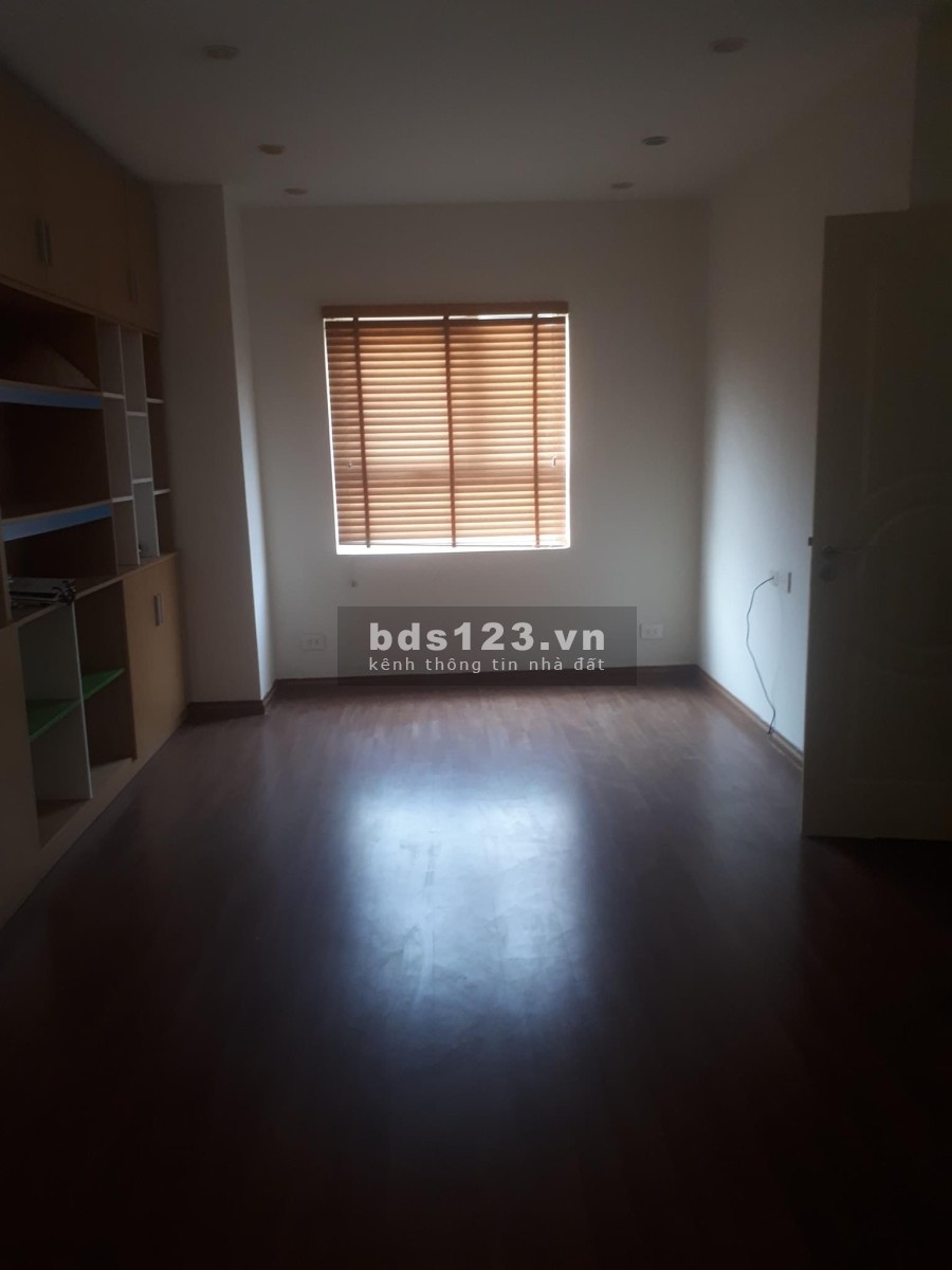Chính chủ bán căn hộ Chung cư cao cấp 142m2, Lô Góc Golden Palace, Mễ Trì, Nam Từ Liêm