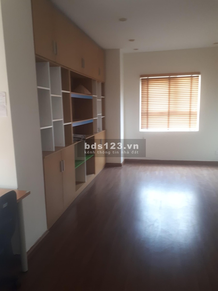 Chính chủ bán căn hộ Chung cư cao cấp 142m2, Lô Góc Golden Palace, Mễ Trì, Nam Từ Liêm