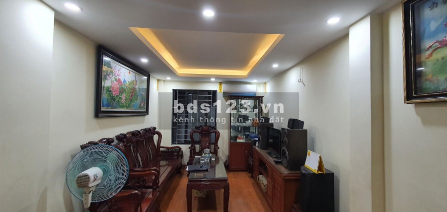 Bán nhà đường Bùi Xương Trạch, nhà đẹp, 2 mặt thoáng, ô tô đỗ cổng lh 0368781929