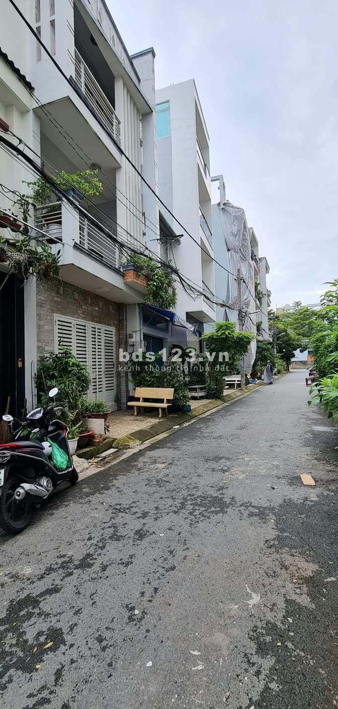 Bán nhà nguyên căn 4 tầng khu phân lô Vip đường rộng 6m, giá bán chỉ 7.9 tỷ, giao nhà ngay