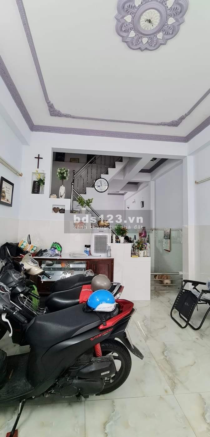 Bán nhà nguyên căn 4 tầng khu phân lô Vip đường rộng 6m, giá bán chỉ 7.9 tỷ, giao nhà ngay