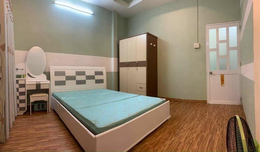Nhà đường Trần Hưng Đạo, giá bán chỉ nhỉnh 4 tỷ diện tích 30m2 Phường 7 Quận 5 Cực Rẻ