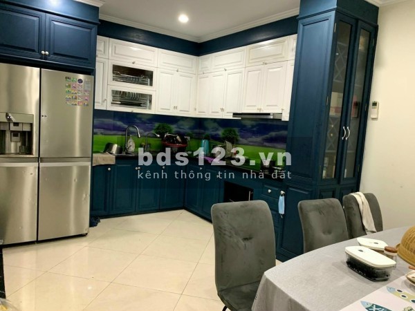 căn nhà siêu hot nằm sau khu quận ủy, 108m2 x 7 tầng, có thang máy, nhà đang kinh doanh.
