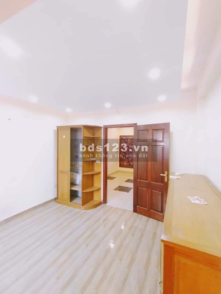 Siêu phẩm bán nhà 4 tầng kiến trúc nhà đẹp, long lanh ô tô tránh Quận Long Biên giá 7 tỷ