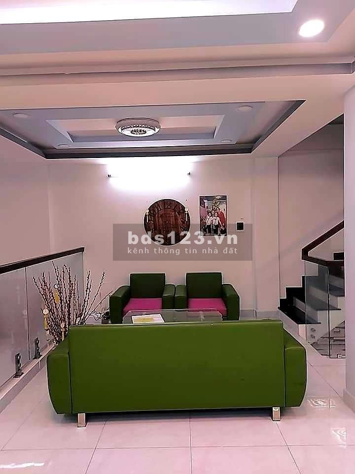 Bán nhà mới xây Quận Tân Phú 60m2 giá rẻ chỉ 6 tỷ hẻm xe hơi