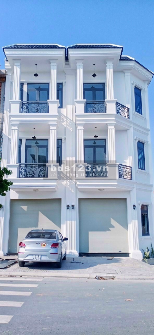 Bán khu nhà cao cấp giá rẻ cho a/c lộc trong mùa dịch giá tốt tiện đầu tư, lh 0901109903