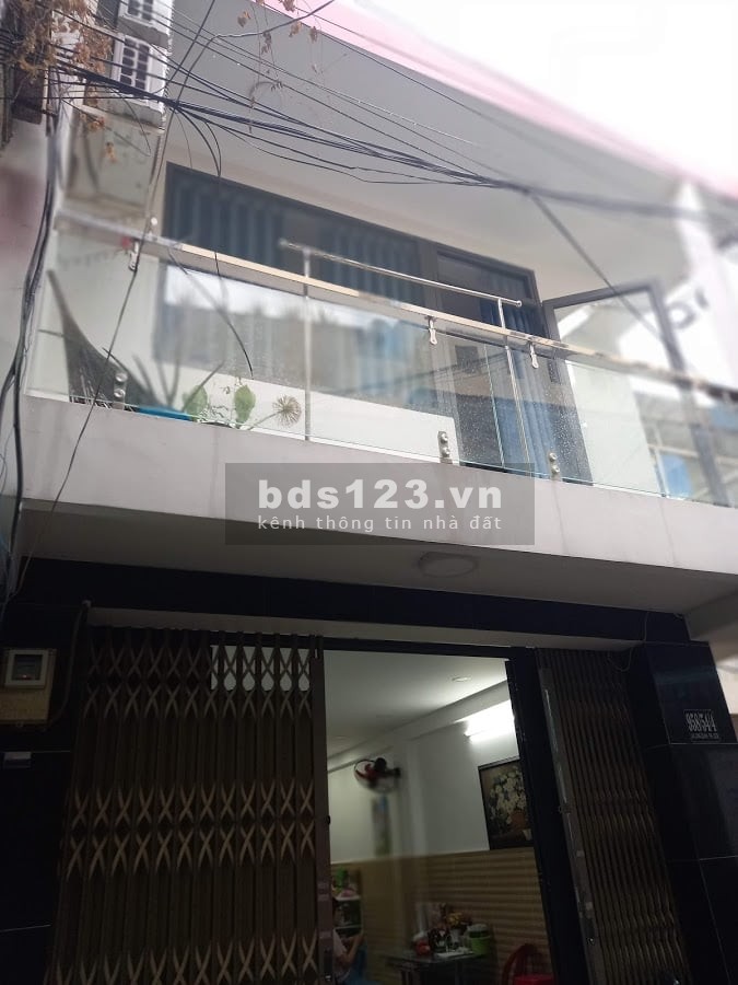 Bán nhà Lạc Long Quân diện tích sử dụng 20m2, hẻm xe hơi đổ cửa, giá bán chỉ 2 tỷ 59