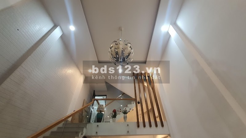 Bán nhà diện tích 61m2, 3 tầng, 4PN, 5WC, đường Thoại Ngọc Hầu, Quận Tân Phú lhcc