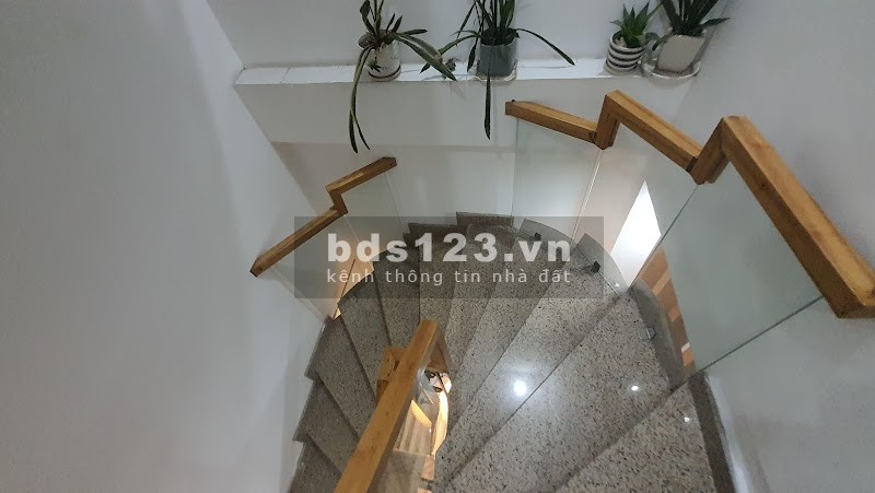 Bán nhà diện tích 61m2, 3 tầng, 4PN, 5WC, đường Thoại Ngọc Hầu, Quận Tân Phú lhcc