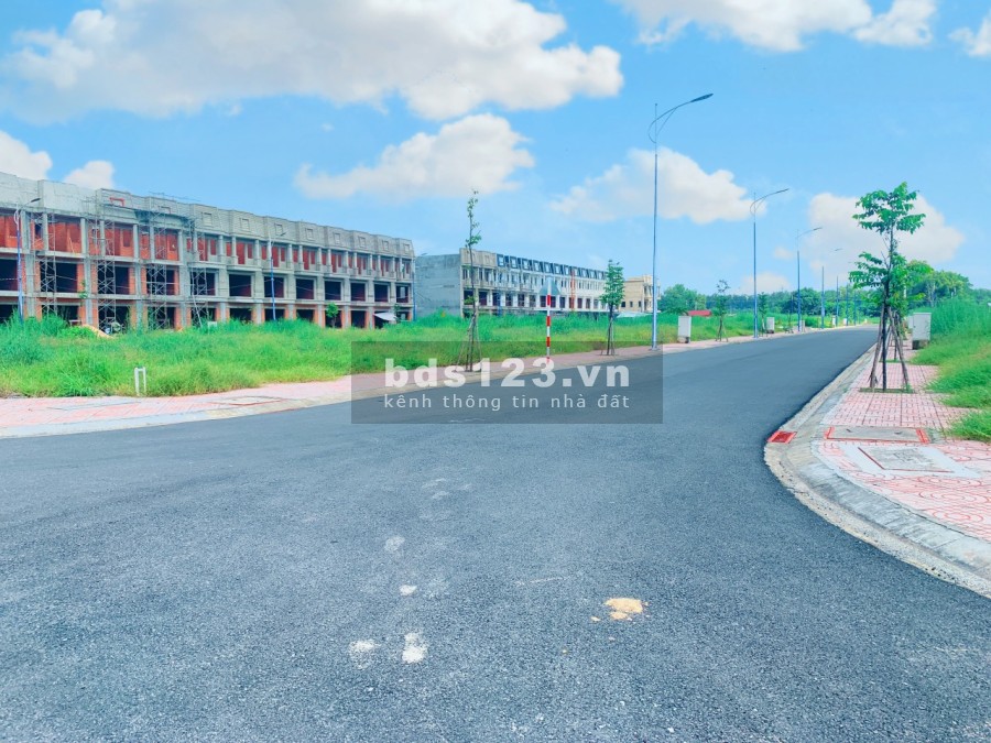 Đất nền chợ Trừ Văn Thố ngay mặt tiền DT750 Đương Nội Bộ 13m Giá 519 triệu, lh 0966448760