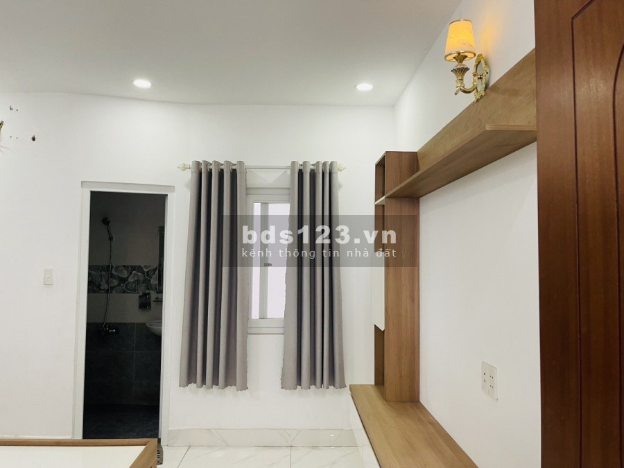 Bán nhà phố 3 lầu, full nội thất, gần chợ Minh Phát, ngân hàng hỗ trợ 70% hỗ trợ pháp lý