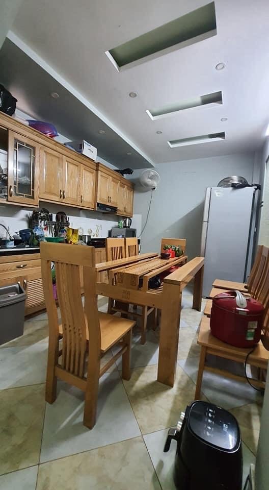 Bán nhà 5 tầng tại Hoàng Hoa Thám, Quận Tây Hồ nhà nguyên căn đẹp, về ở luôn, giá 5.5 tỷ