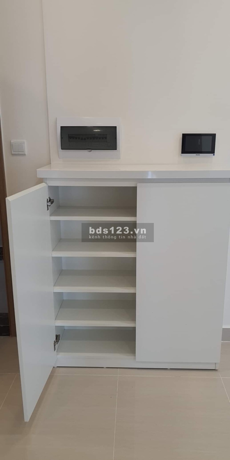 Cho thuê căn hộ Vinhomes Smart City 3pn-74m2 đồ cơ bản.Giá:9Tr/Tháng(vào luôn)