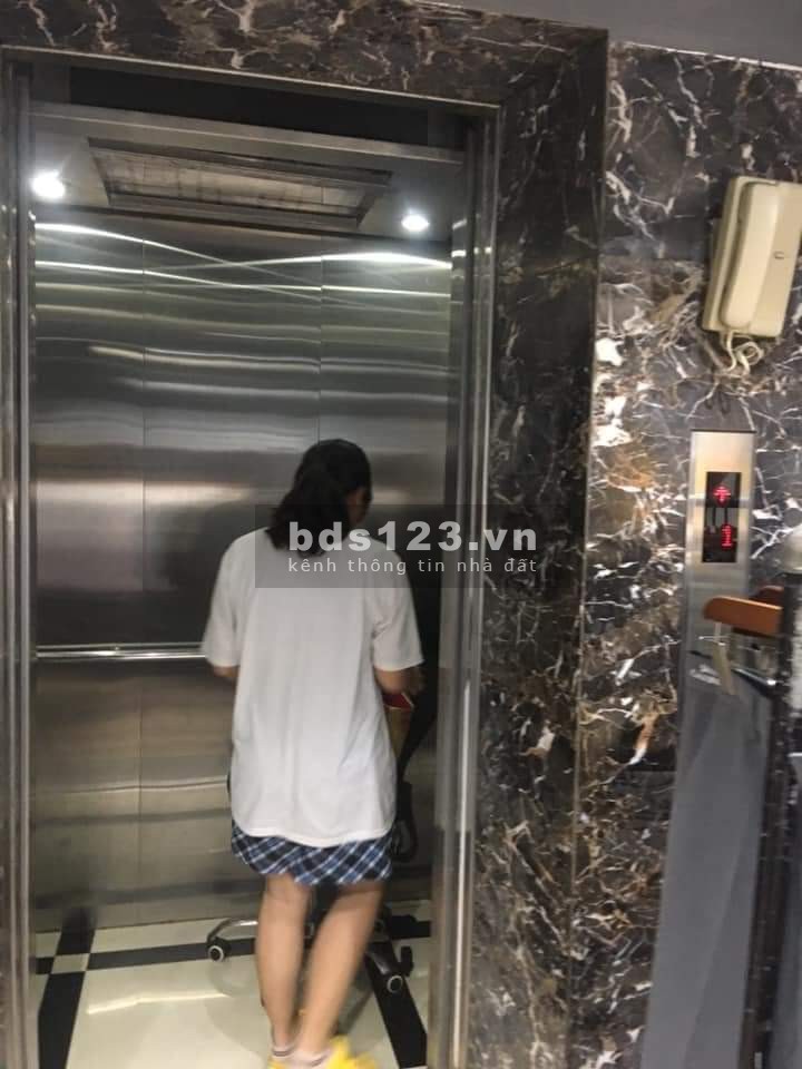 Bán nhà mặt phố Bạch Mai, 100m2, nhà 7 tầng, thang máy, mặt tiền 5m1, giá 30 tỷ, thương lượng
