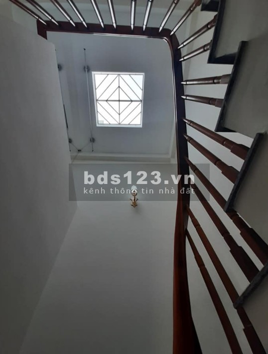 Bán nhà Phương Canh ô tô đỗ cửa đầy đủ nội thất, diện tích sử dụng 37m2, 5 tầng, giá 2.85 tỷ