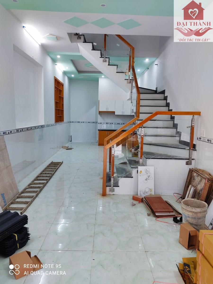 Bán nhà mới phường an bình giá rẻ chỉ 2 tỷ 9, thương lượng sân ô tô sổ hồng riêng, lhcc