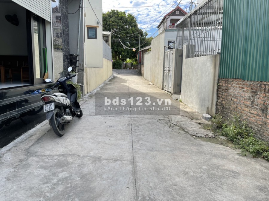 Bán gấp 36m2 tại tổ 14 Thạch Bàn, ô tô vào tận nhà, lô đất siêu hiếm tại Thạch Bàn.