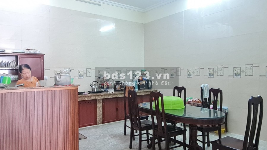Bán nhanh nhà 3 tầng vừa mới xây xong KĐT Nam Vĩnh Yên, Tp Vĩnh Yên, Vĩnh Phúc. Lh: 0988758886