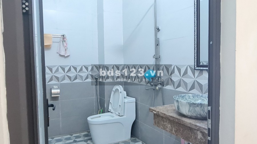 Bán nhanh nhà 3 tầng vừa mới xây xong KĐT Nam Vĩnh Yên, Tp Vĩnh Yên, Vĩnh Phúc. Lh: 0988758886