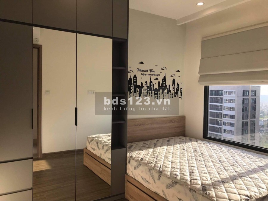 Cho thuê gấp CH 2PN, 2WC, 70M2 full đồ Vinhomes Smart City 12tr/th