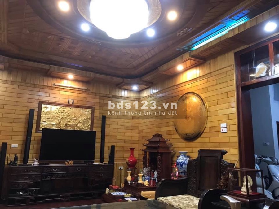 Bán gấp nhà Cầu Giấy dt 65m2, 3 tầng, lô góc 2 mặt ngõ, full nội thất gỗ Đinh Hương xịn, chỉ 6,5 tỷ