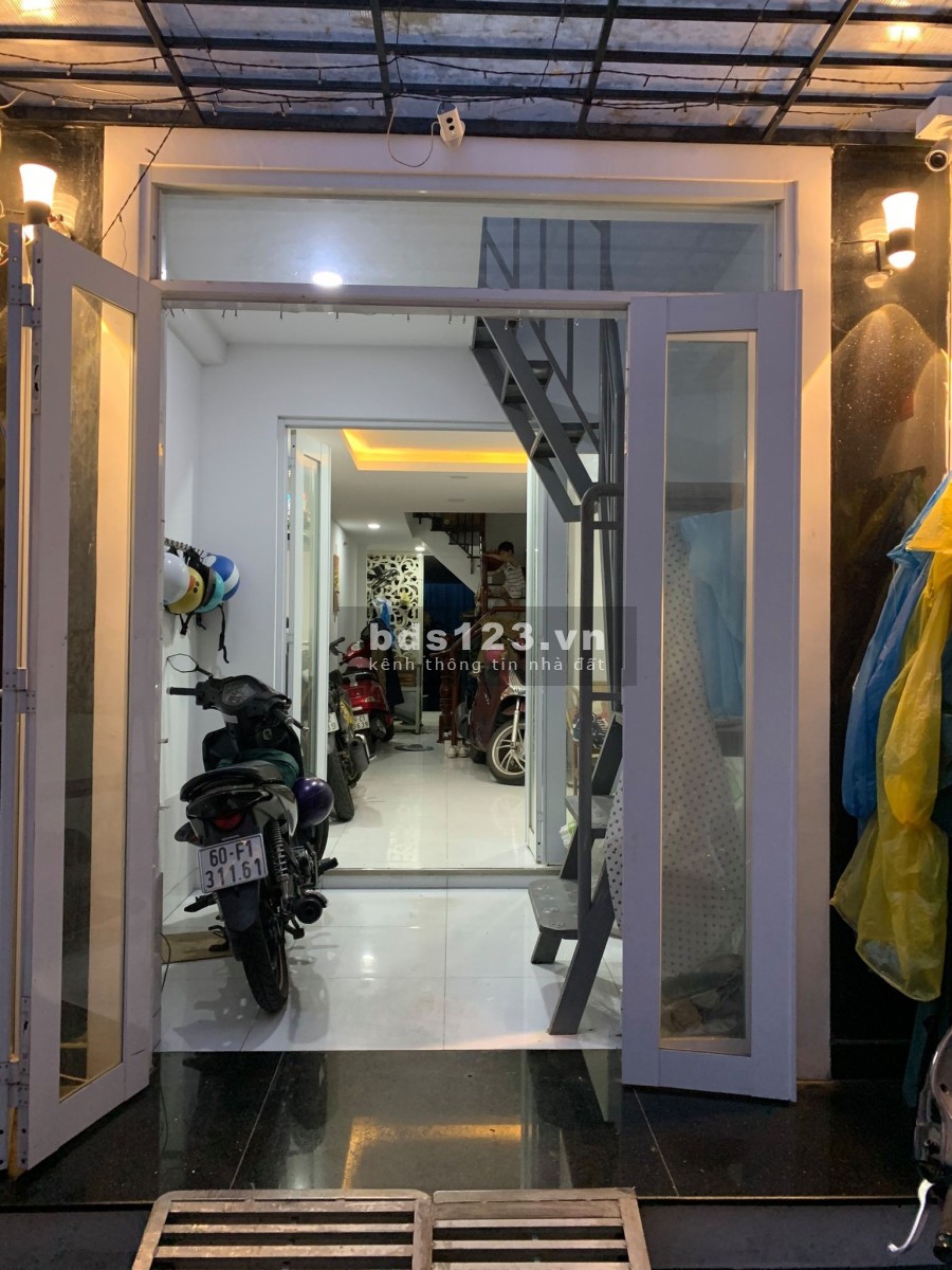 Chủ cần bán gấp nhà Quận 4 giá tốt liên hệ chính chủ 0938888066 bàn giao đầy đủ pháp lý