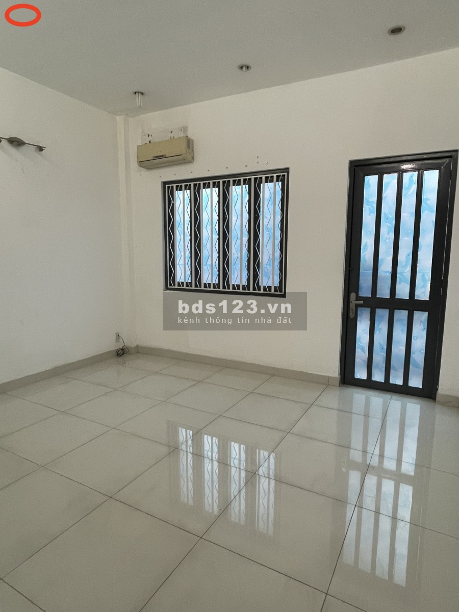 Mặt Tiền Nguyên Hồng diện tích sử dụng 5x15m 1 trệt 2 lầu, 3pn, 3wc giá cho thuê chỉ 17 triệu
