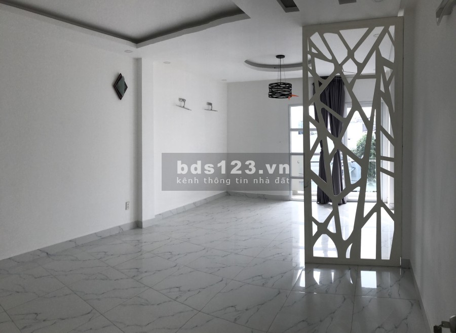 Nhà Mặt Tiền hẻm kinh doanh đường Lê Quang Định: Trệt Lửng 3 Lầu Full ML giá 22tr/th