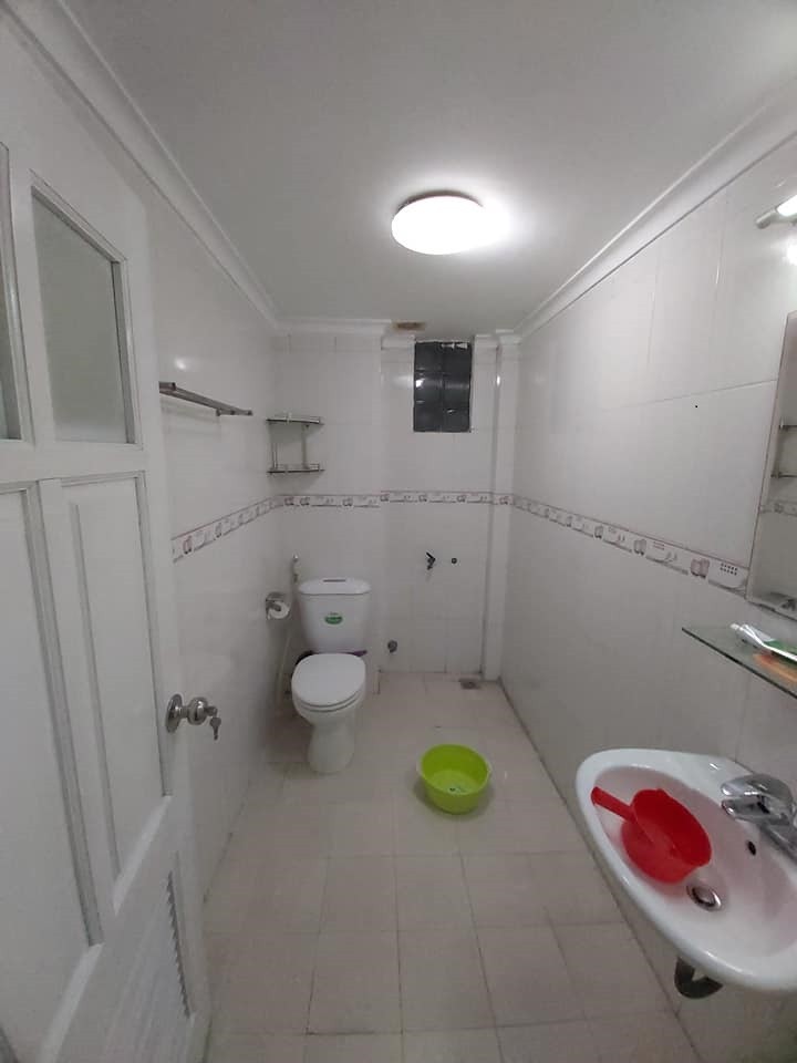 Bán nhà nguyên căn 3 mặt tháng nhà cạnh chợ diện tích sử dụng 45m2 lh 0338838269
