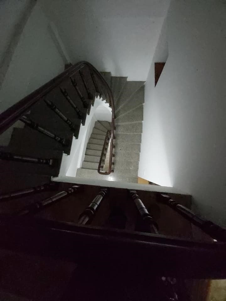 Bán nhà nguyên căn 3 mặt tháng nhà cạnh chợ diện tích sử dụng 45m2 lh 0338838269