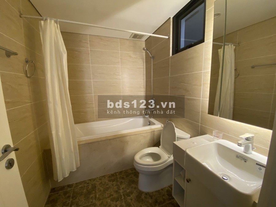 Giá hời mùa dịch căn hộ 3PN cao cấp full đồ tại chung cư D'capitale giá 17 triệu/tháng
