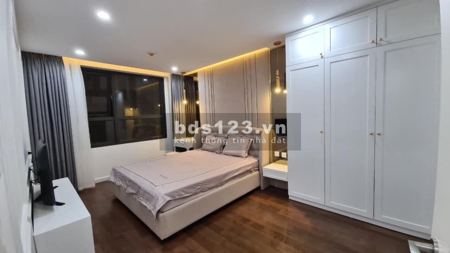Giá hời mùa dịch căn hộ 3PN cao cấp full đồ tại chung cư D'capitale giá 17 triệu/tháng