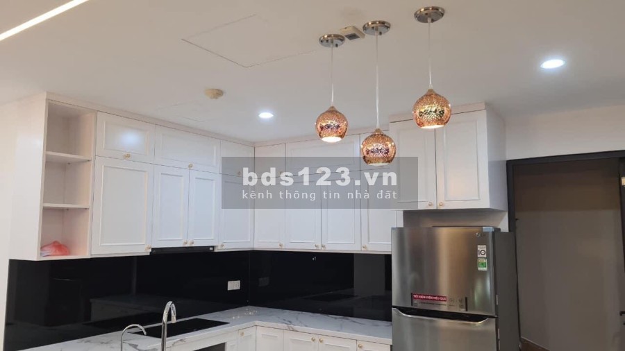 Giá hời mùa dịch căn hộ 3PN cao cấp full đồ tại chung cư D'capitale giá 17 triệu/tháng