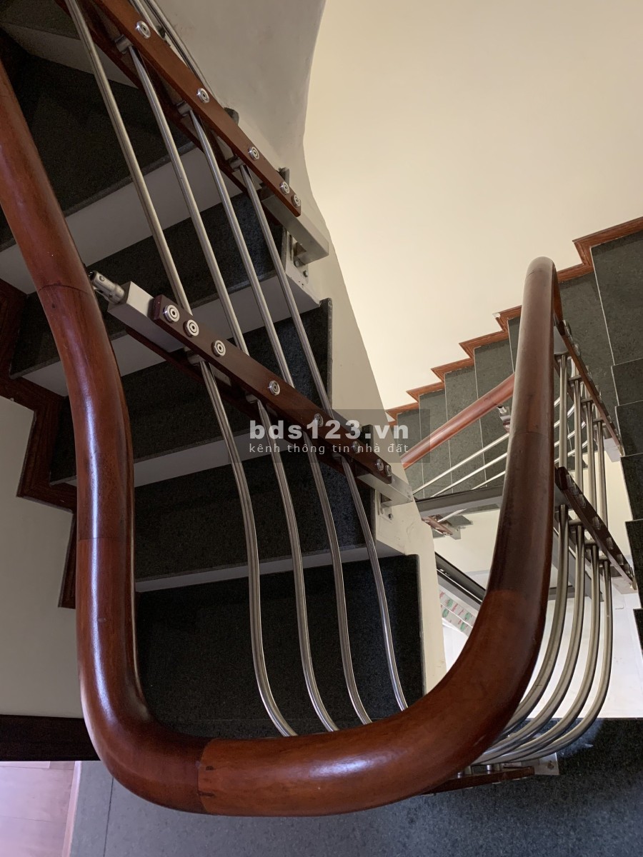 Bán nhà xây mới 4.5 tầng liền kề Ngọc Thụy đầy đủ nội thất giá mùa dịch lh 0815513333
