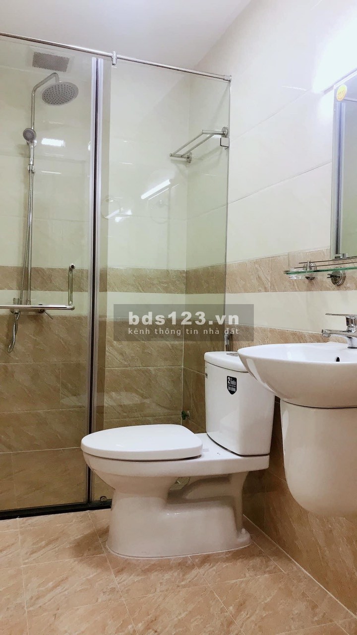 Nhà Phố 300m2, 4PN, 6WC, Sân Để ÔTô Ngay Khu Garden Homes, Đô Thị Vạn Phúc, Ngã Tư Bình Triệu