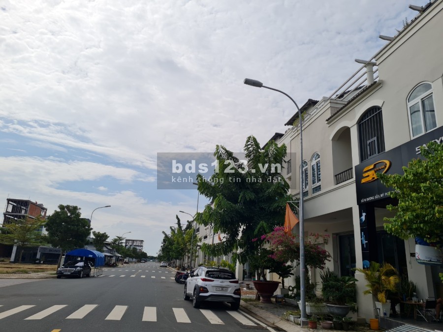 Cho thuê văn phòng khu Tây Sông Hậu, giá cho thuê 18 triệu/tháng, tiện ích đầy đủ, dtsd 120m2