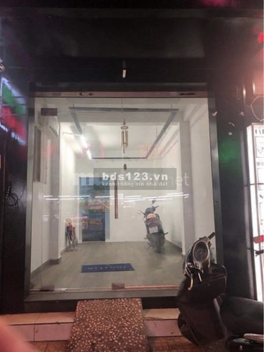 Bán gấp nhà đẹp 1 trệt 5 lầu tại 76 Nguyễn Thiện Thuật P2 Quận 3 giá bán chỉ 13.5 tỷ, dtsd 140m2