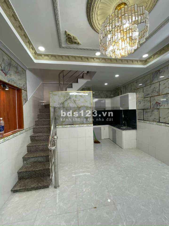 Bán nhà Bình Chánh vừa hoàn thiện, SHR, Cách chợ Bình Chánh 2km