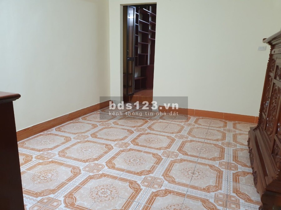 Chính chủ bán căn hộ tầng 2 nhà A5 tầng tập thể Nghĩa Đô mặt đường Hoàng Quốc Việt- Cầu Giấy