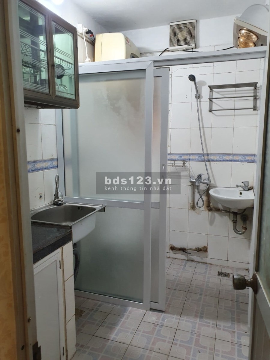 Chính chủ bán căn hộ tầng 2 nhà A5 tầng tập thể Nghĩa Đô mặt đường Hoàng Quốc Việt- Cầu Giấy