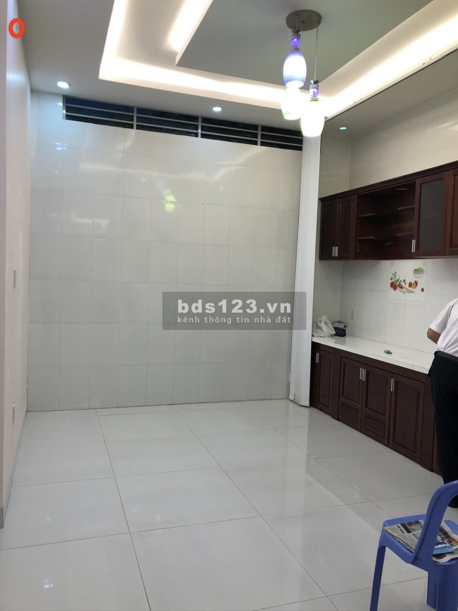 Lô Góc công viên Nguyên Hồng diện tích sử dụng 4x16m, 1 trệt, 1 lầu, 2pn, 2wc lh 0909411323