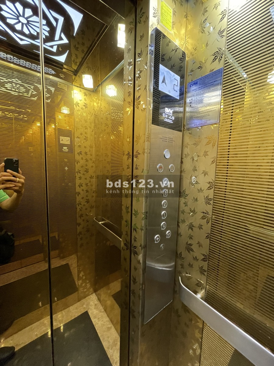 Nhà Mới Xây mặt tiền Hẻm Kinh doanh đường D2: Trệt 4 Lầu - Thang Máy