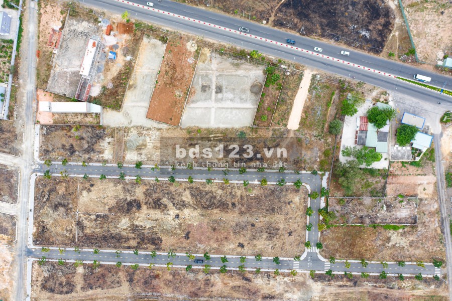 Cần bán nhanh đất BRVT có sổ hồng riêng, thổ cư, view đẹp, pháp lý minh bạch