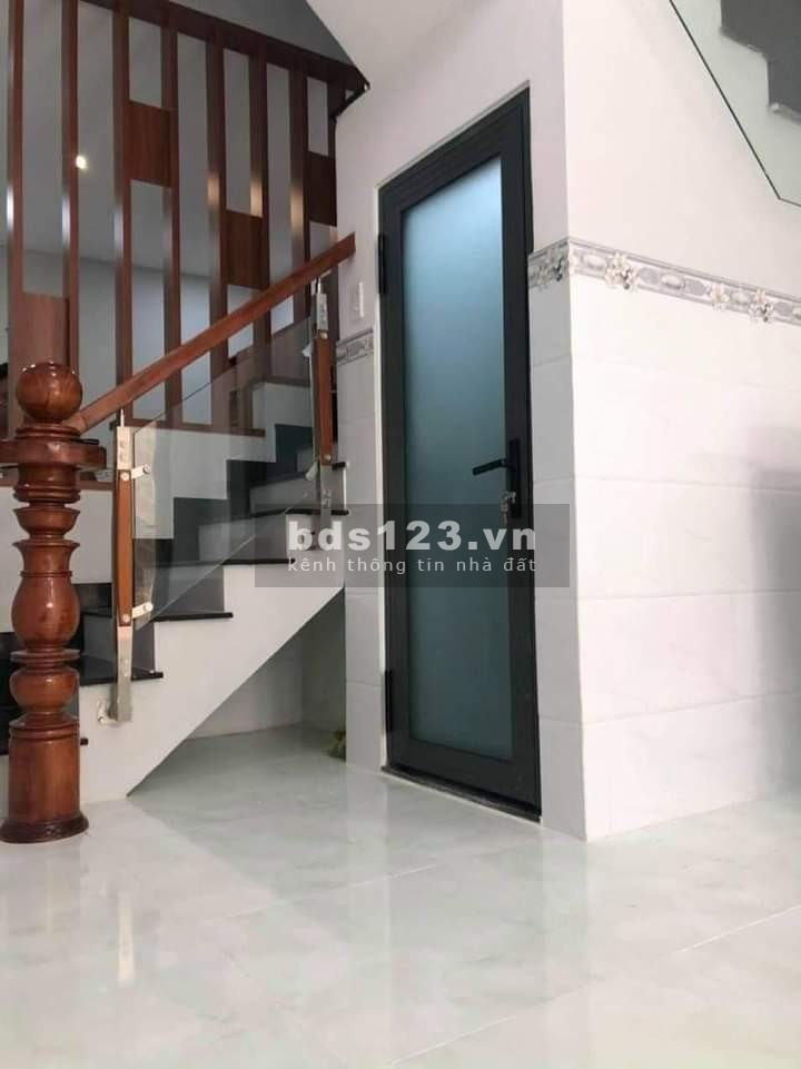 Bán nhà đường Lý Thánh Tông-Tân Phú dt 40m2 giá 4,650 tỷ