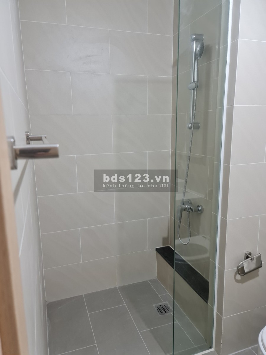 Cho thuê căn góc 2PN Palm Heights nội thất cơ bản. Giá chỉ 14 triệu/tháng, bao phí quản lý