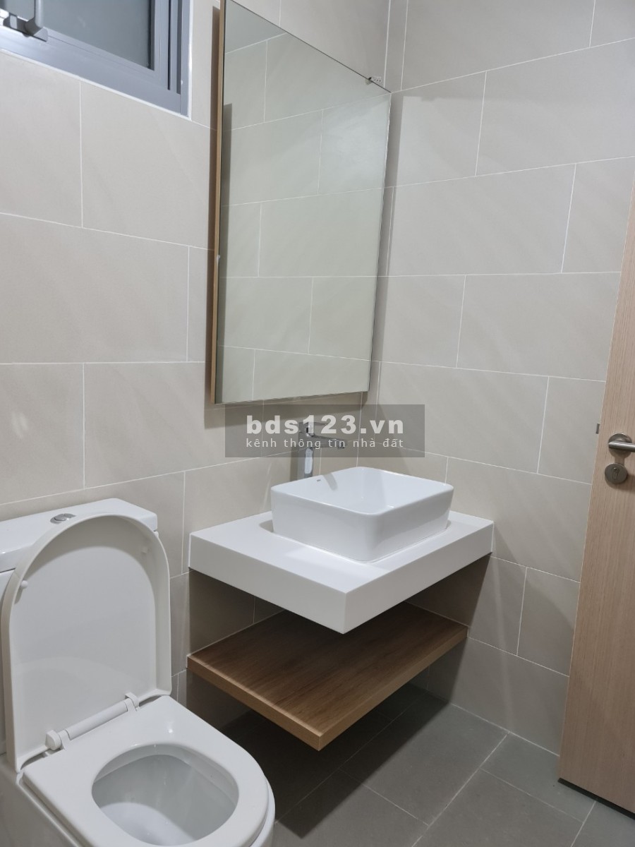 Cho thuê căn góc 2PN Palm Heights nội thất cơ bản. Giá chỉ 14 triệu/tháng, bao phí quản lý