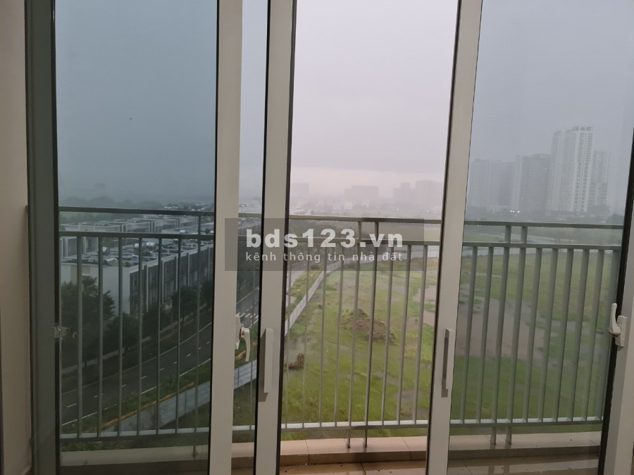 Cho thuê căn góc 2PN Palm Heights nội thất cơ bản. Giá chỉ 14 triệu/tháng, bao phí quản lý