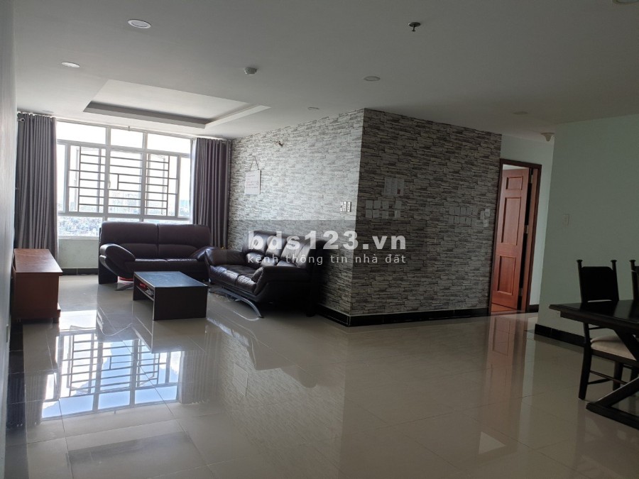 Cần bán căn hộ Giai Việt dt 150m2- 3 phòng ngủ, giá bán 4 tỷ 150 pháp lý đầy đủ, bàn giao ngay