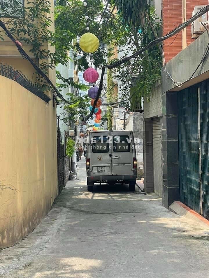 Bán nhà nguyên căn Việt Hưng gara ô tô nhà thiết kế dân xây tặng full nội thất, lh 0888689178