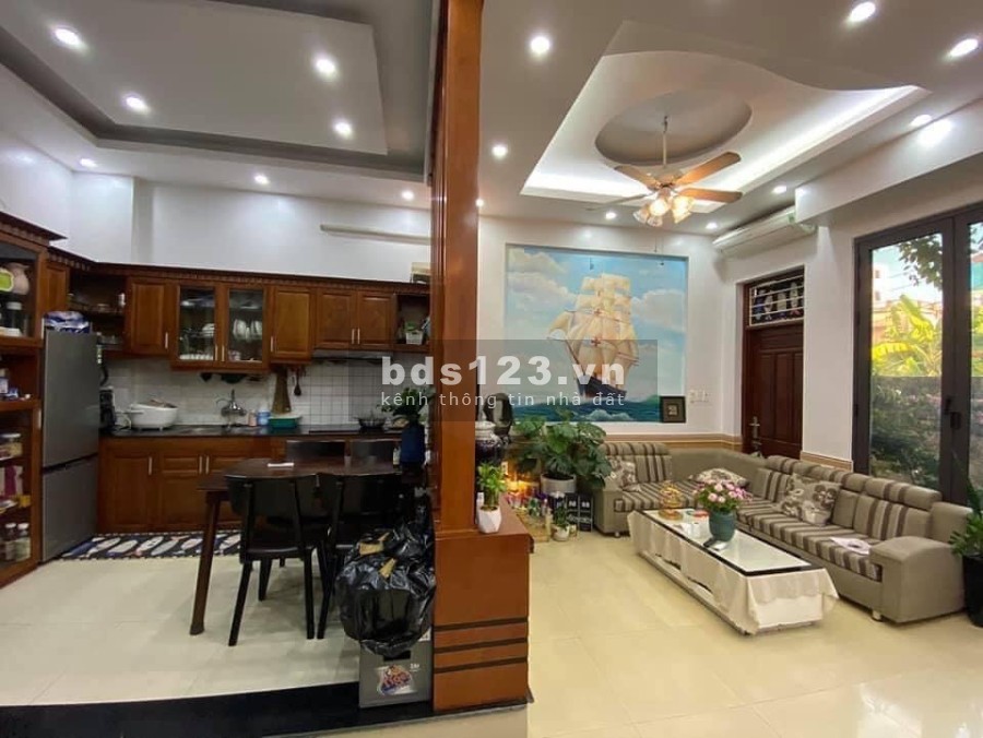 Bán nhà nguyên căn Việt Hưng gara ô tô nhà thiết kế dân xây tặng full nội thất, lh 0888689178